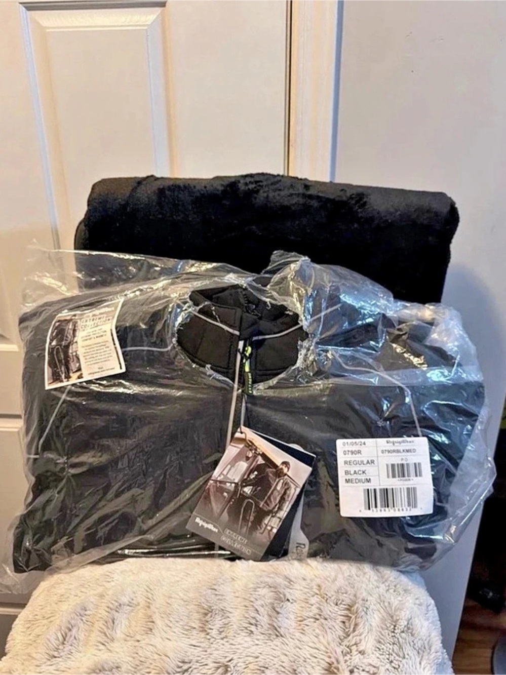 RefrigiWear Extreme Softshell Jacket Black Medium NWT